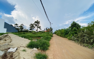 Đất mặt tiền đường Nguyễn Huệ -Tân Lợi