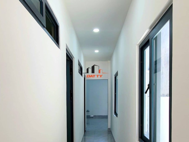 Nhà gác lửng 3 phòng ngủ diện tích 6×20 Thái Phiên Metro giá chỉ 4.39 tỷ.