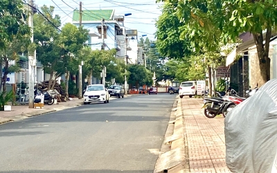 Bán nhà mặt tiền đường Trần Huy Liệu giá chỉ 2.3 tỷ