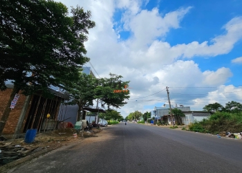 Nhà đường Nguyễn Hồng Ưng . HIỆN CHÚ CHƯA CHO ĐĂNG TIN Ạ