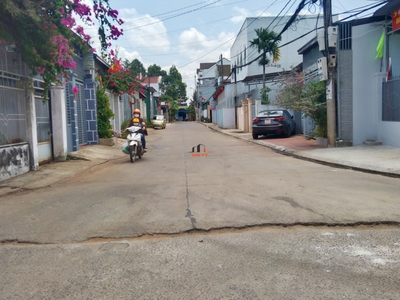 Hẻm cấp 1 đường Nguyễn Duy Trinh 10x20m