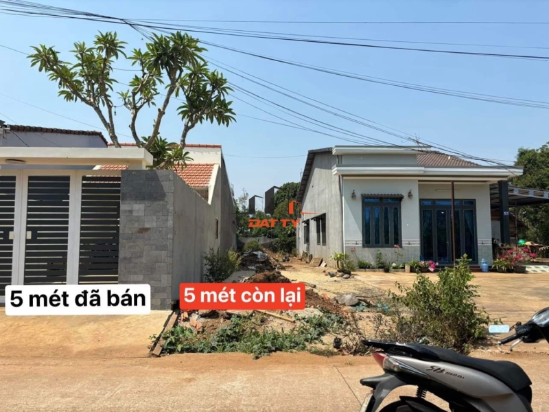 Cần tiền bán gấp lô đất chân dài DT 5x50m đường Nguyễn Thị Định P. Thành Nhất